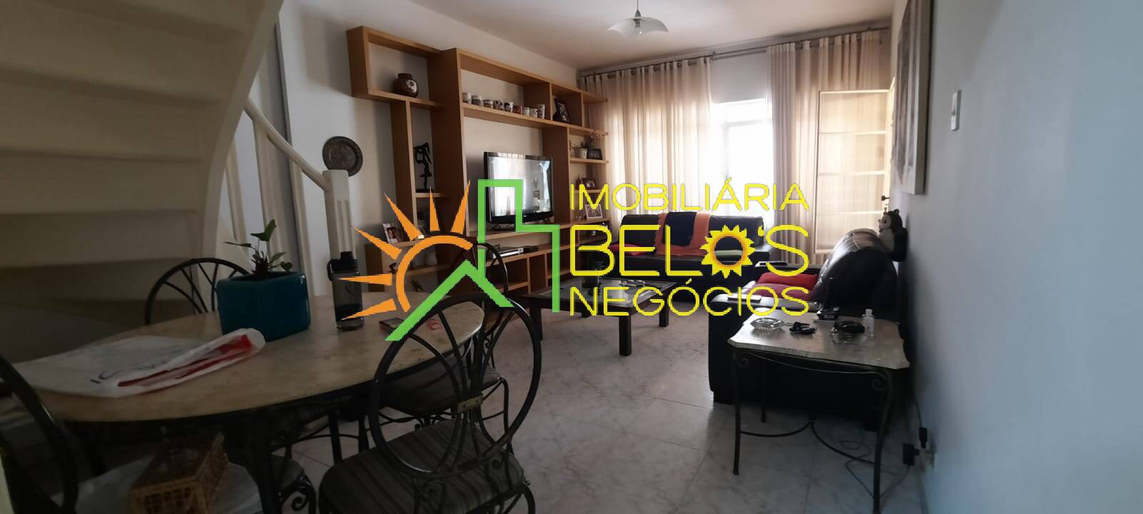 Casa à venda com 3 quartos, 130m² - Foto 1